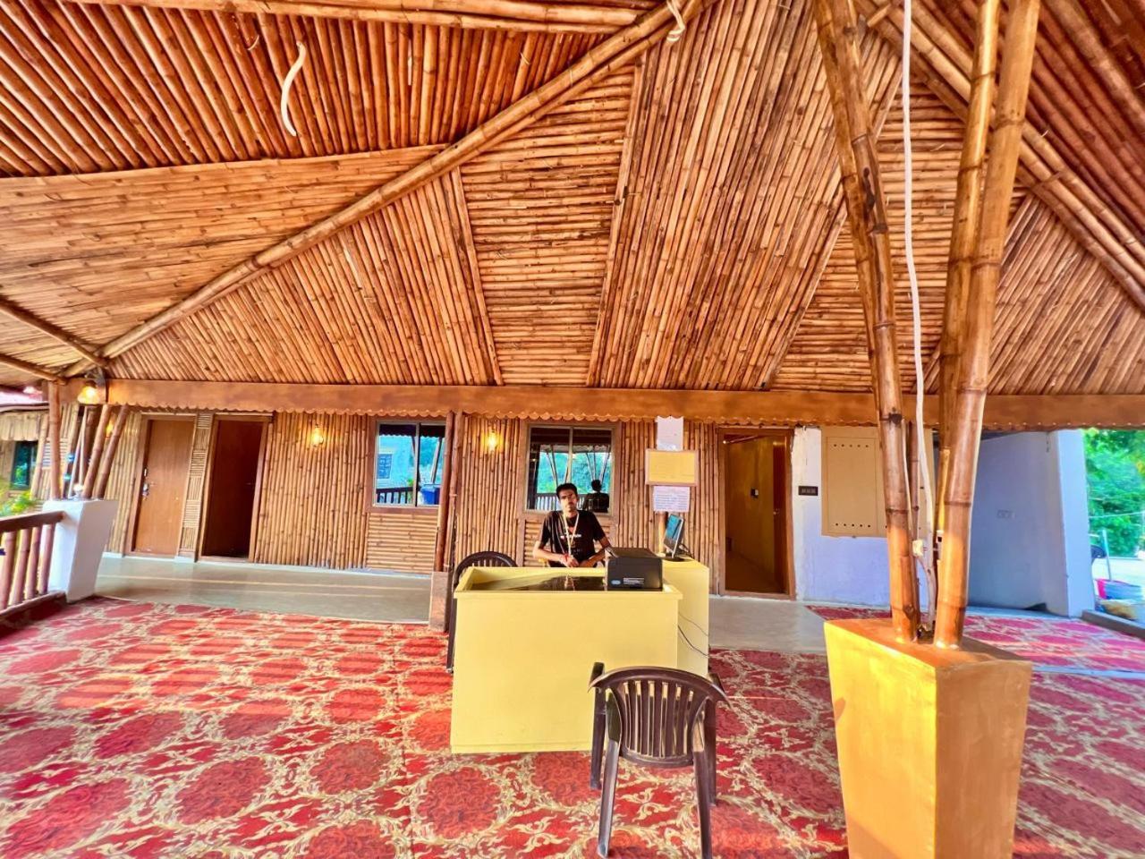 La Pahi Palace- Banquet And Resort Sakri East Экстерьер фото