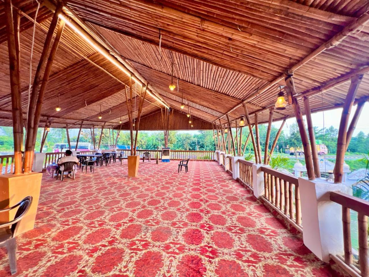 La Pahi Palace- Banquet And Resort Sakri East Экстерьер фото