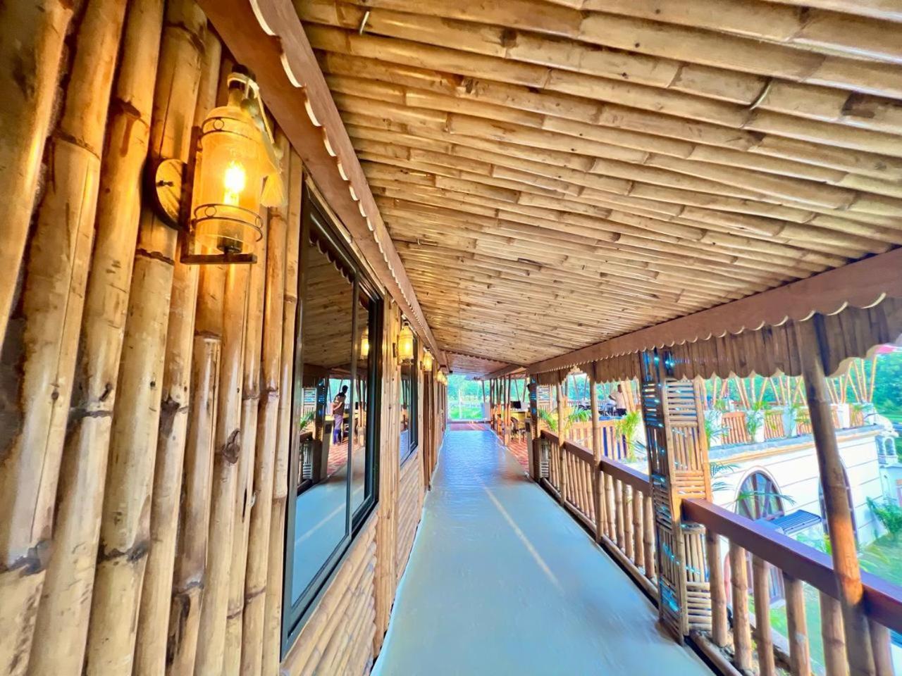 La Pahi Palace- Banquet And Resort Sakri East Экстерьер фото